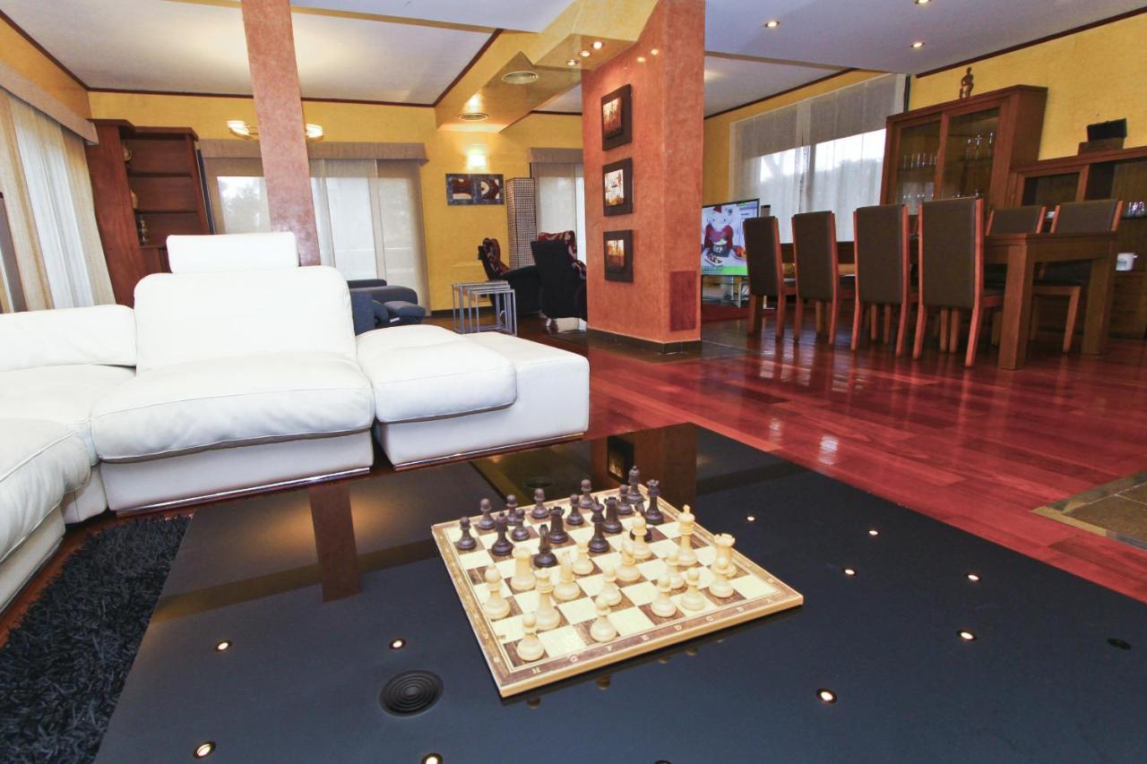 New Play Lake Villa Salou Eksteriør billede